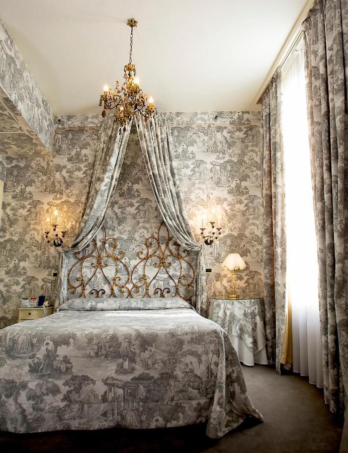 Junior Suite with Canal View,1668045752:JPEG