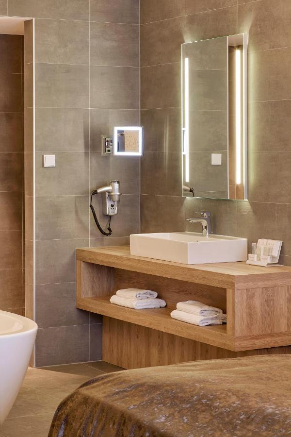 Habitación Doble Superior con baño abierto
