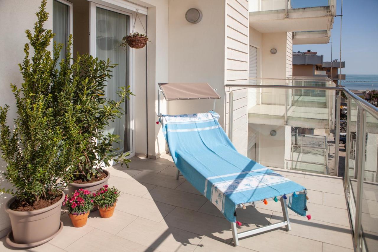 Studio Balcony