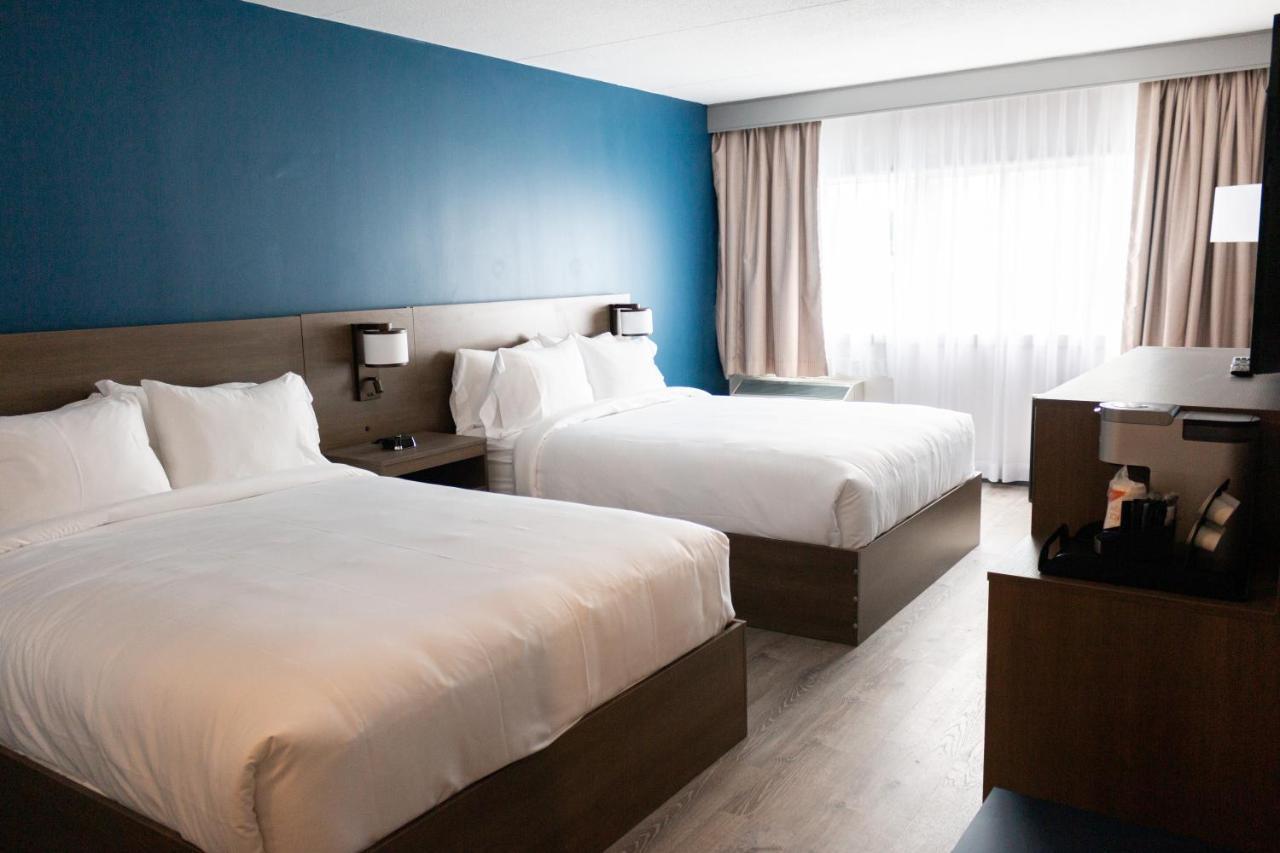 Standard Queen Room with Two Queen Beds - Non Smoking