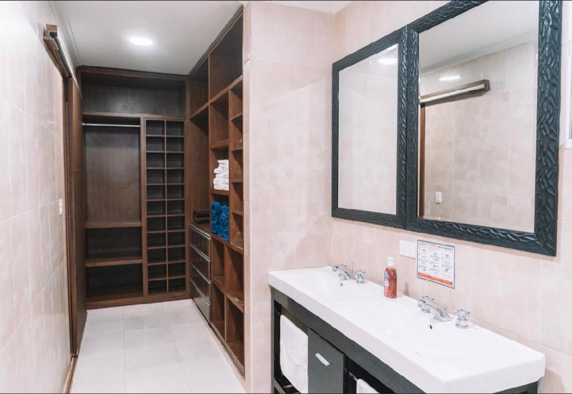 Four-Bedroom House Shared Pool