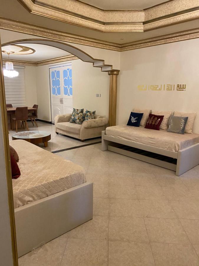 Four-Bedroom House Shared Pool
