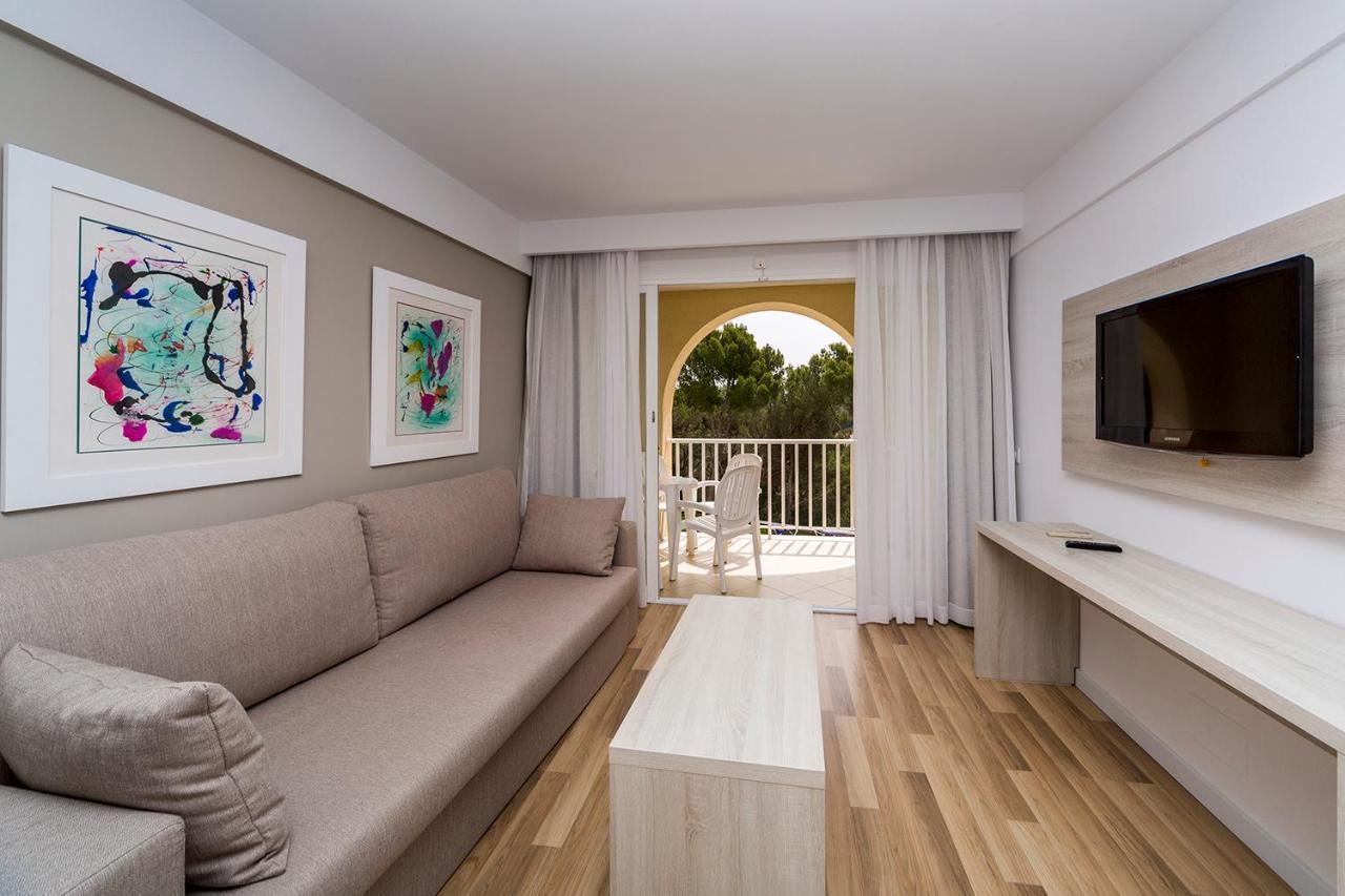 Superior One-Bedroom Apartment Sea View