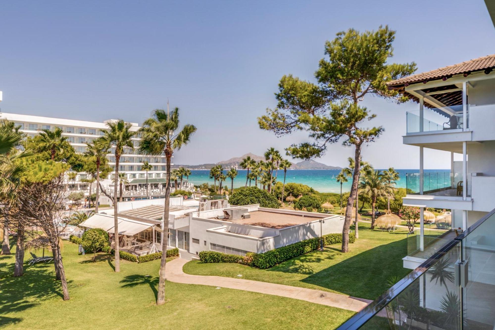 Appartement met Zijdelings Uitzicht op Zee