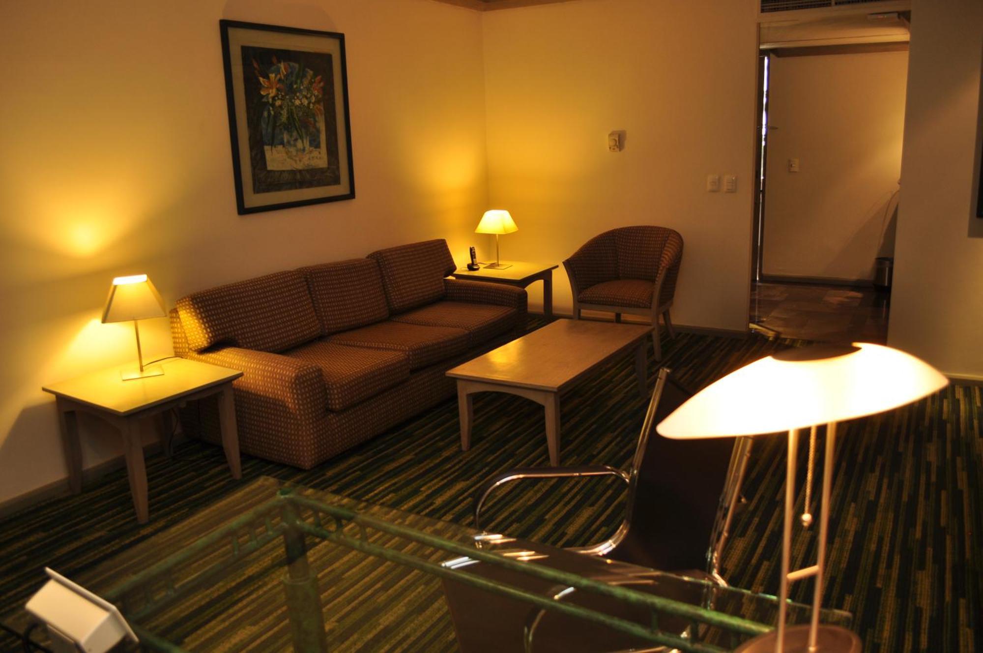 Studio King Suite