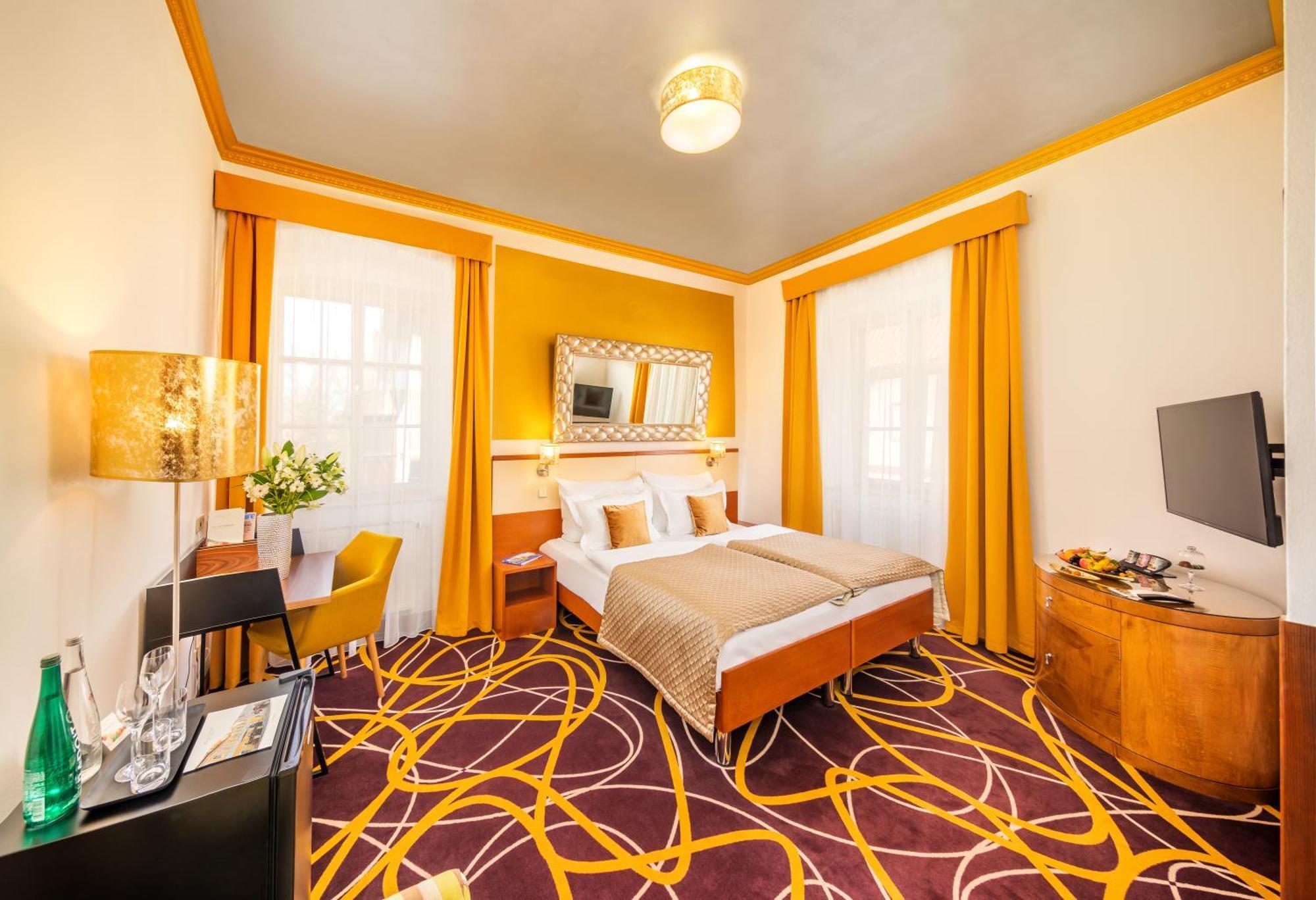 Deluxe Double or Twin Room