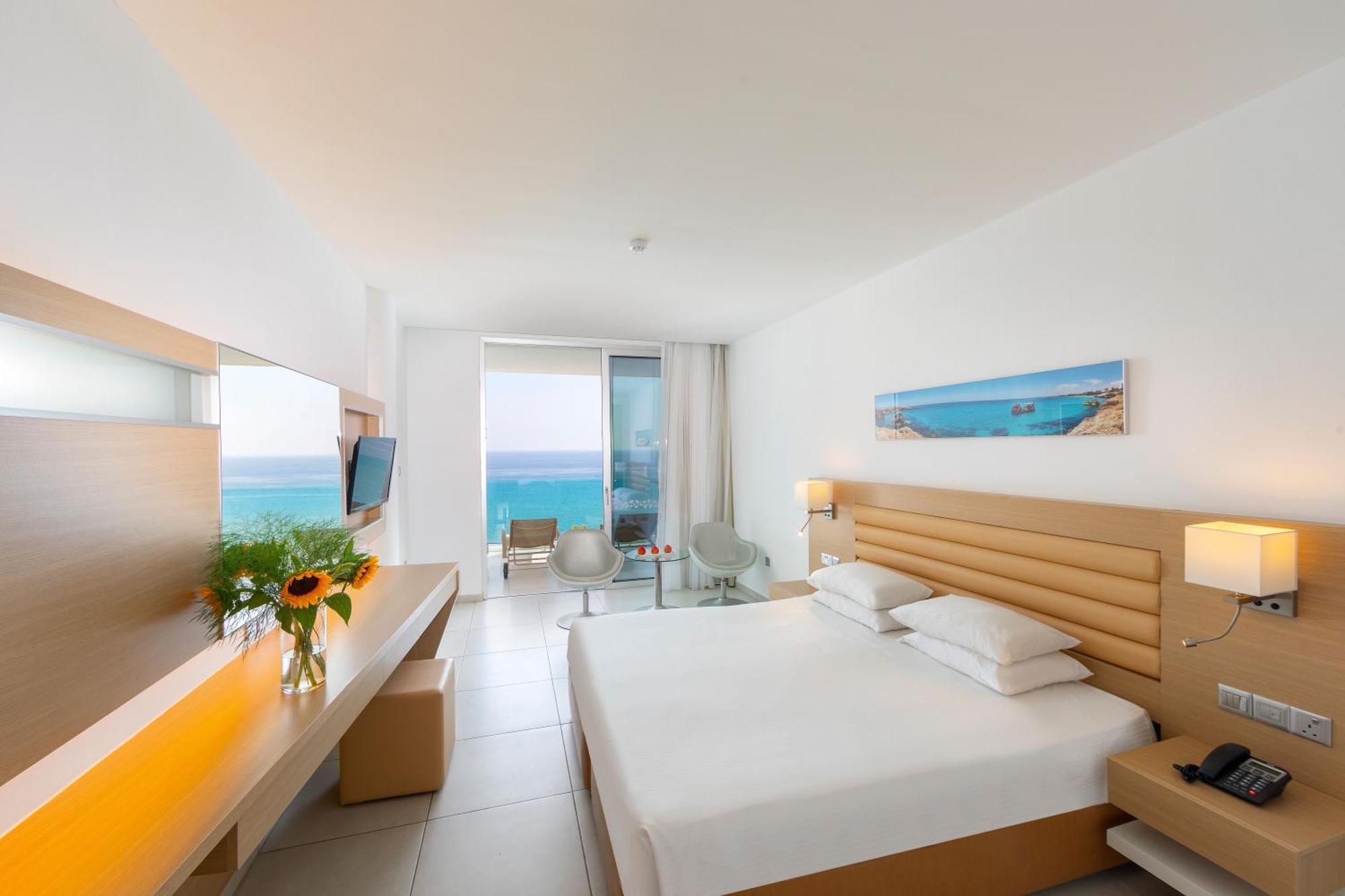 Superior Double or Twin Room Sea View