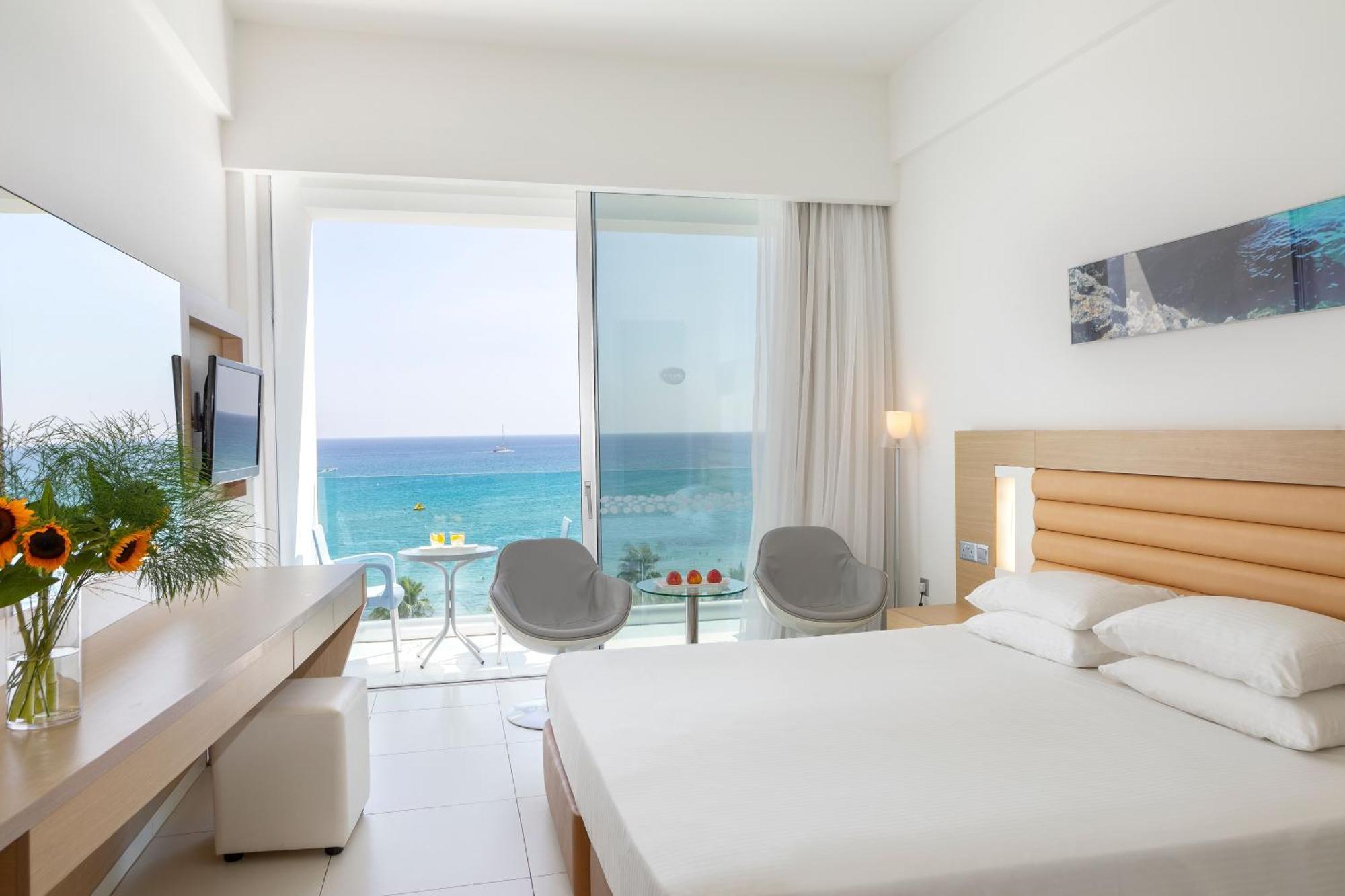 Standard Twin Room Sea View