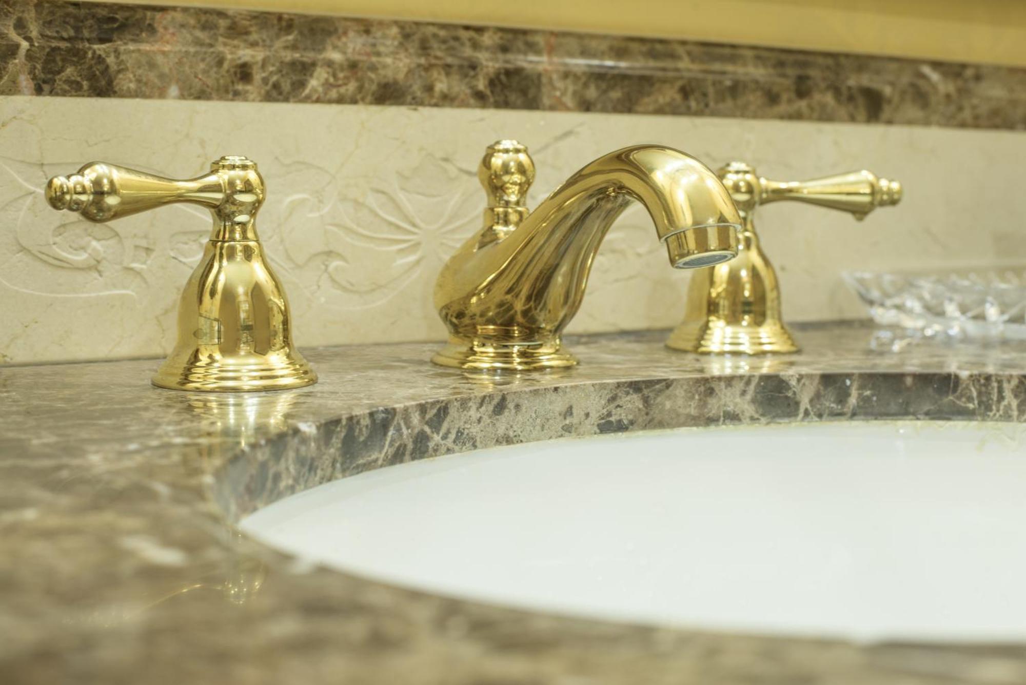 One-Bedroom King Suite