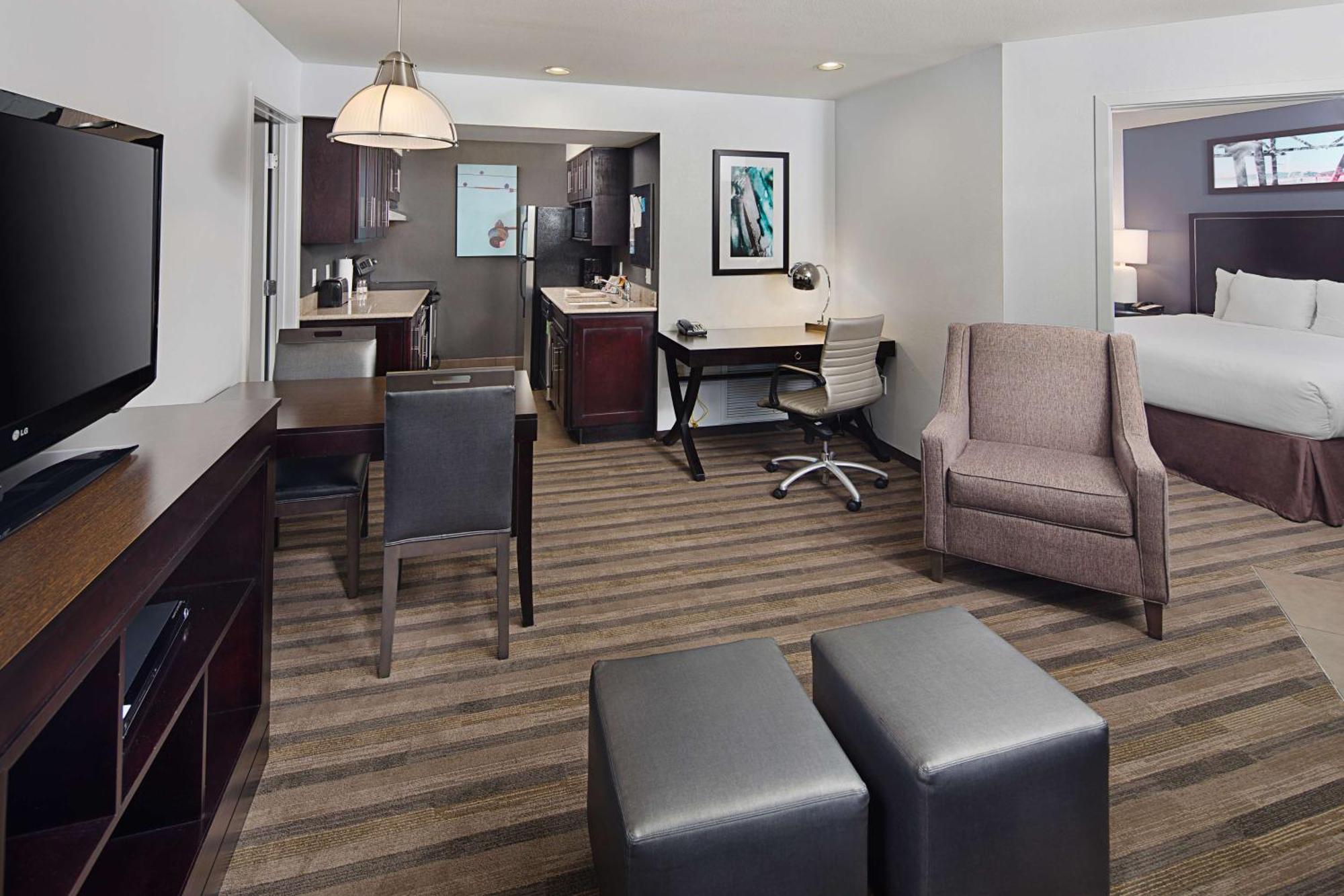 Two-Bedroom King Suite,1499223577:JPEG