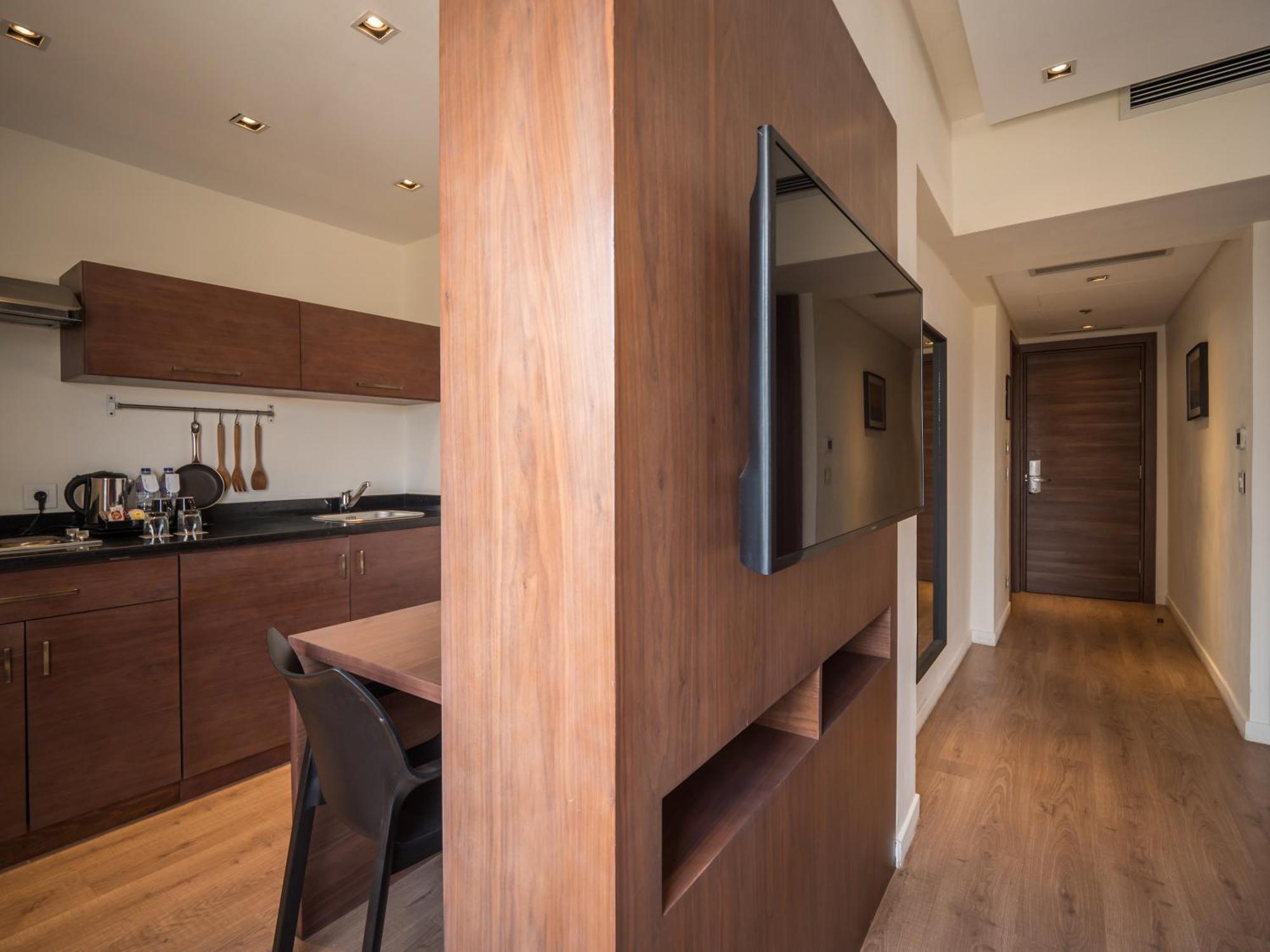 Deluxe Studio Kitchenet