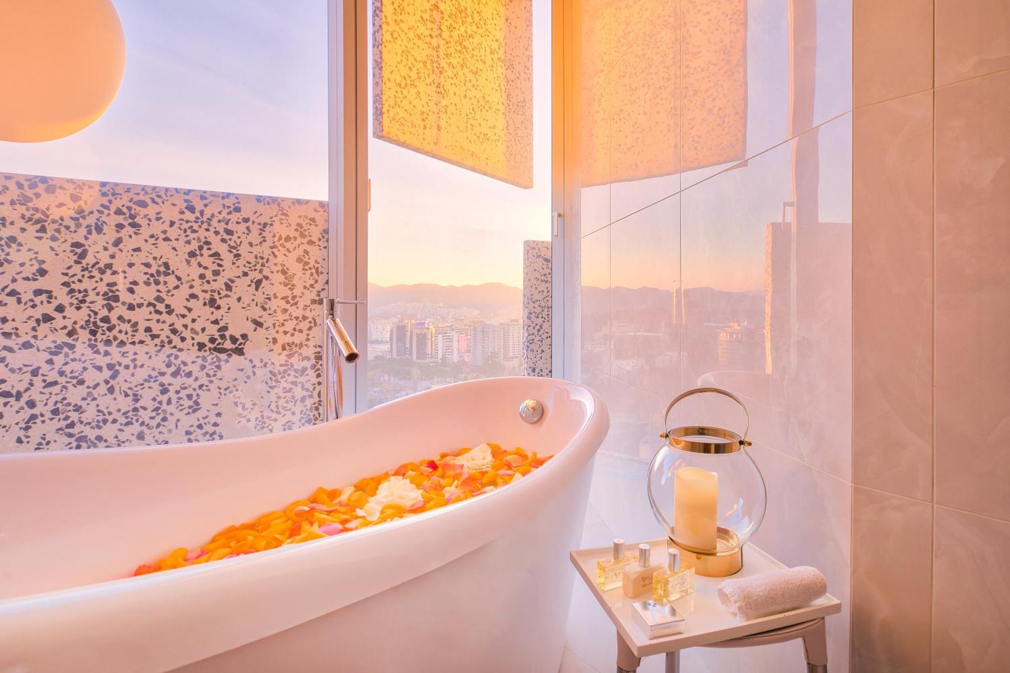 Deluxe Double Room City View