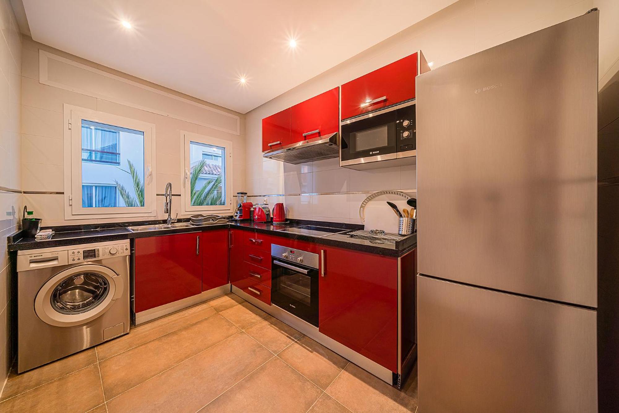 Four-Bedroom Apartment Sea View