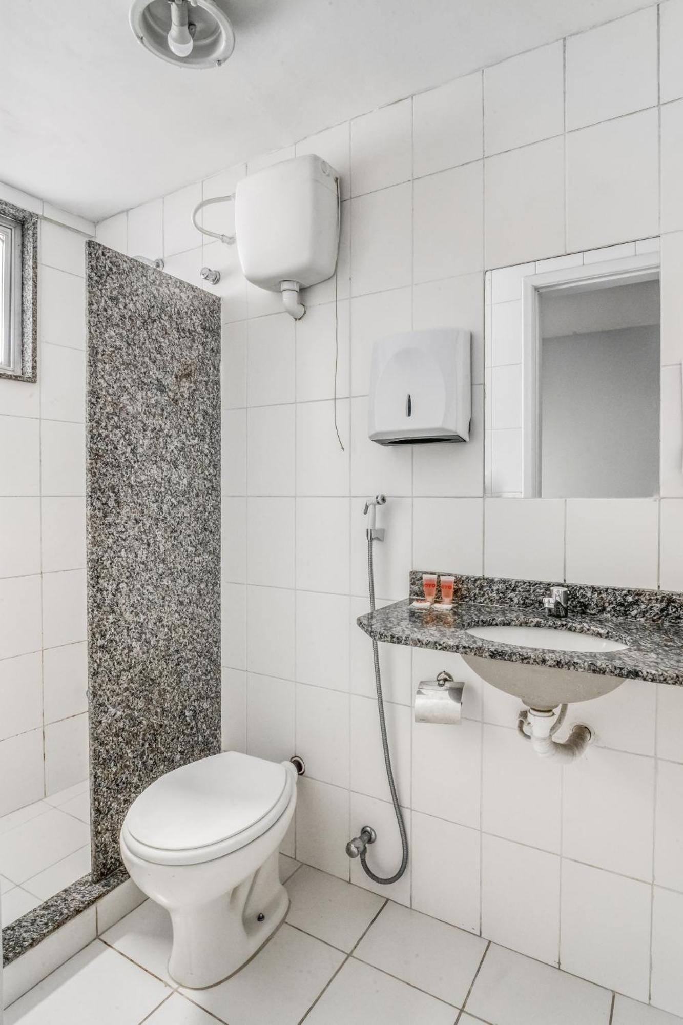 Quarto com 2 Camas de Solteiro