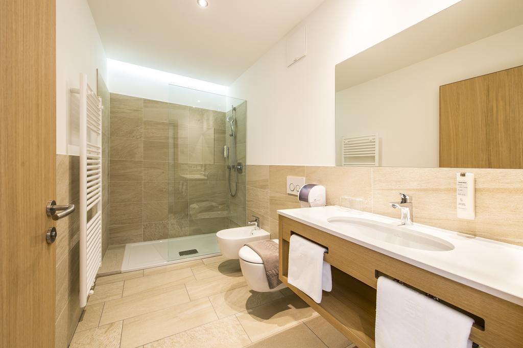 Single Room,124584819:JPEG