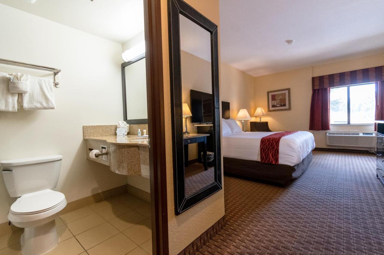 Queen Room - Accessible/Non-Smoking