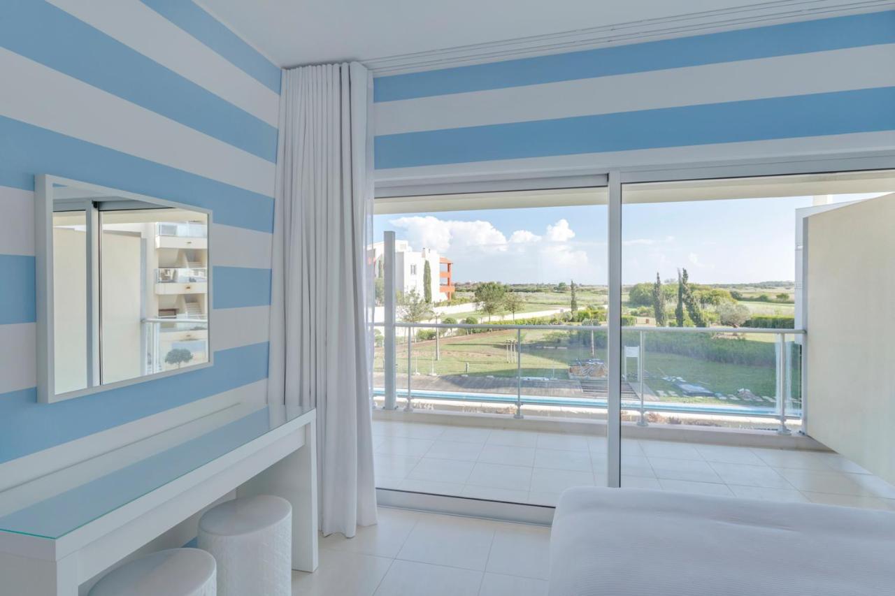 One-Bedroom Apartment Pool View