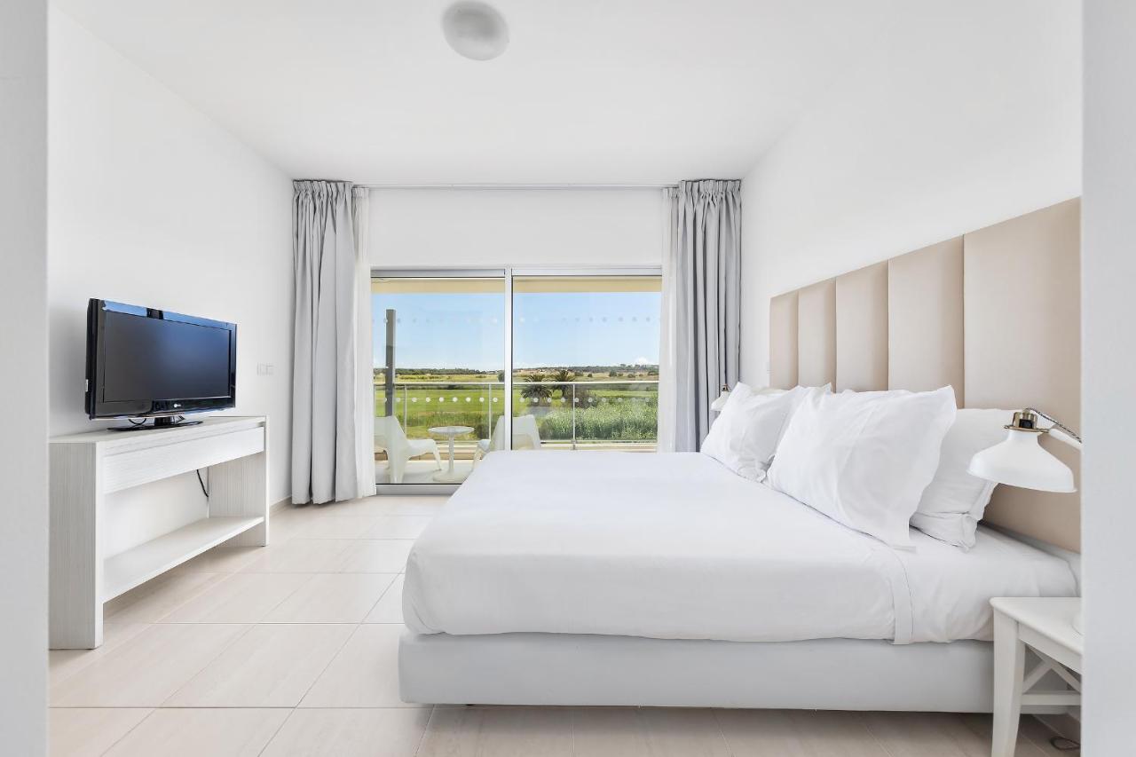 Two-Bedroom Apartment Golf View