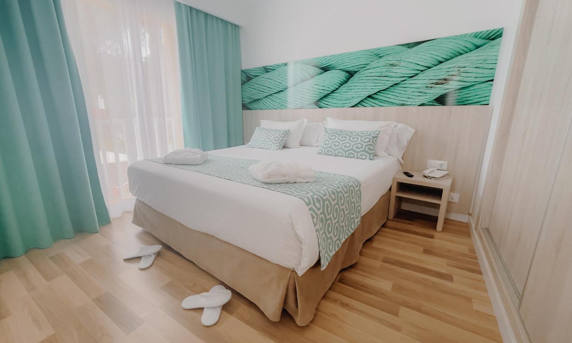 Suite One-Bedroom Apartment