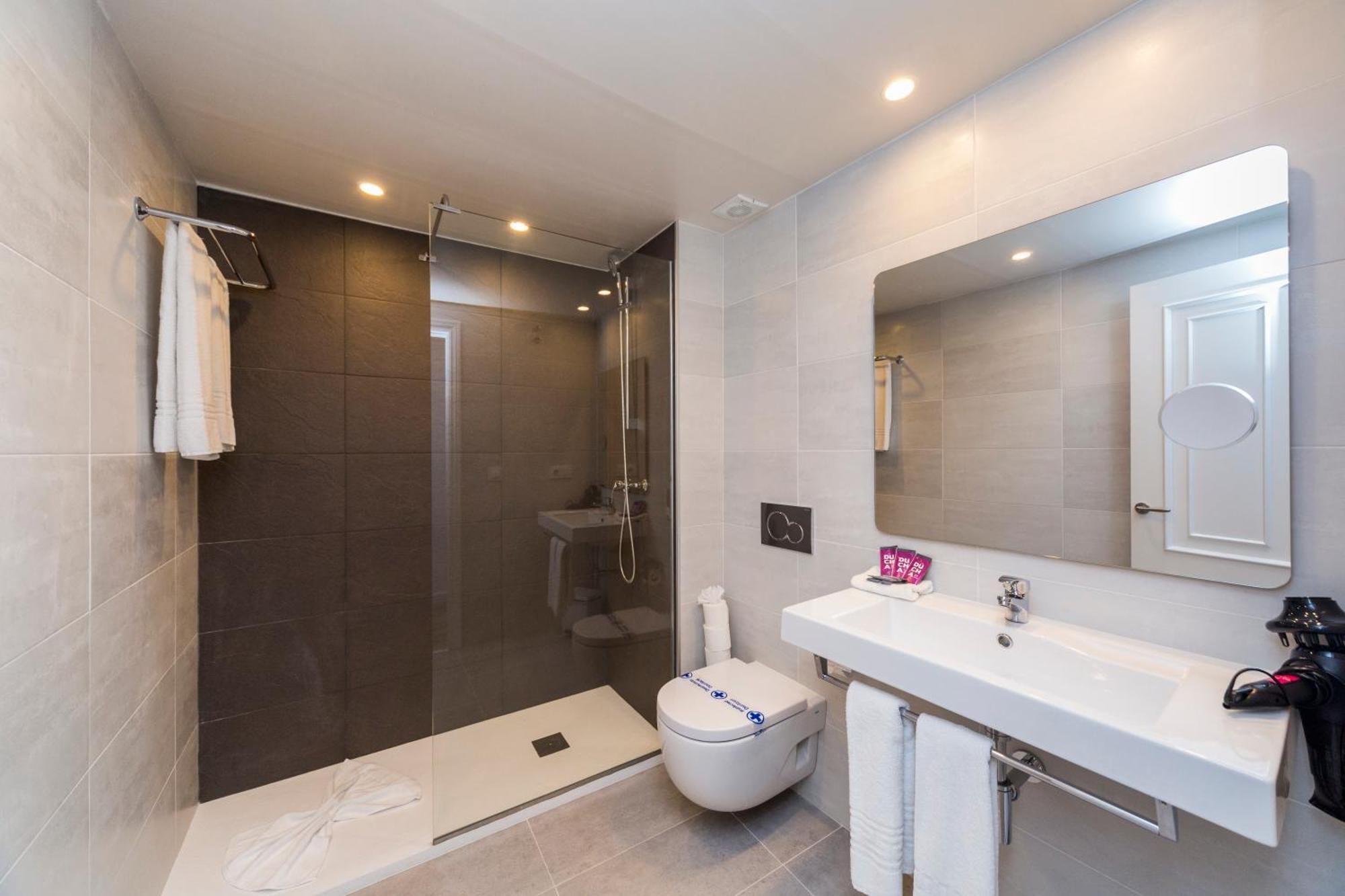 Superior One-Bedroom Apartment