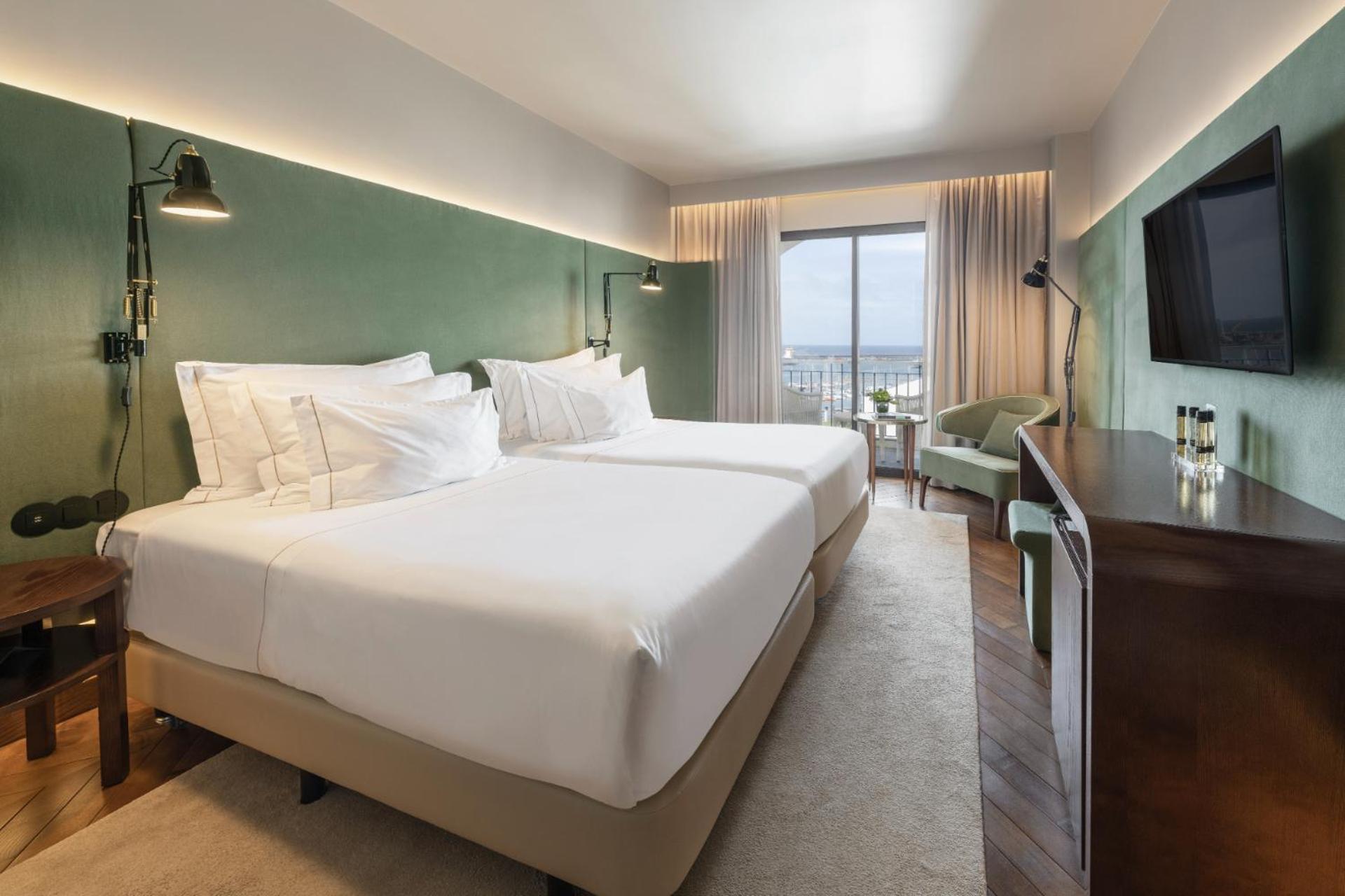 Double or Twin Room Bay View
