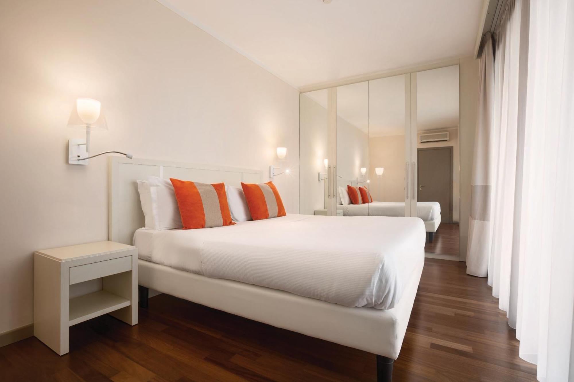 One-Bedroom Apartment,1274529307:JPEG