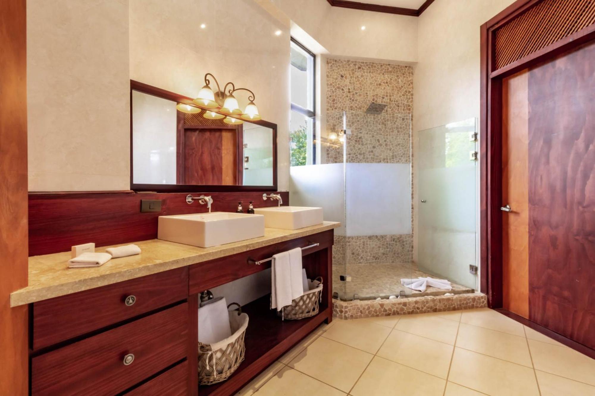 Nyuri Suite