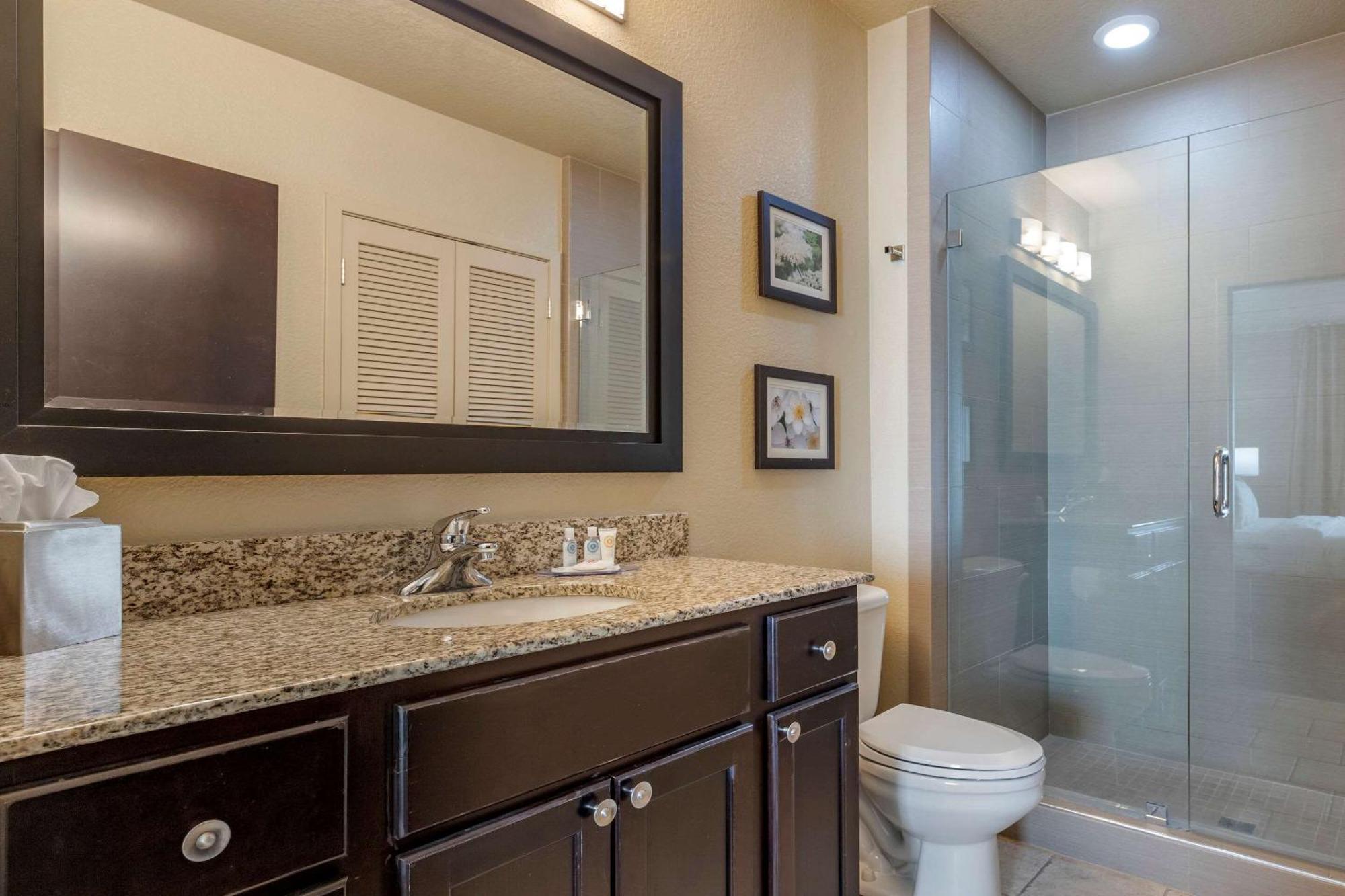 Queen Suite with Two Queen Beds