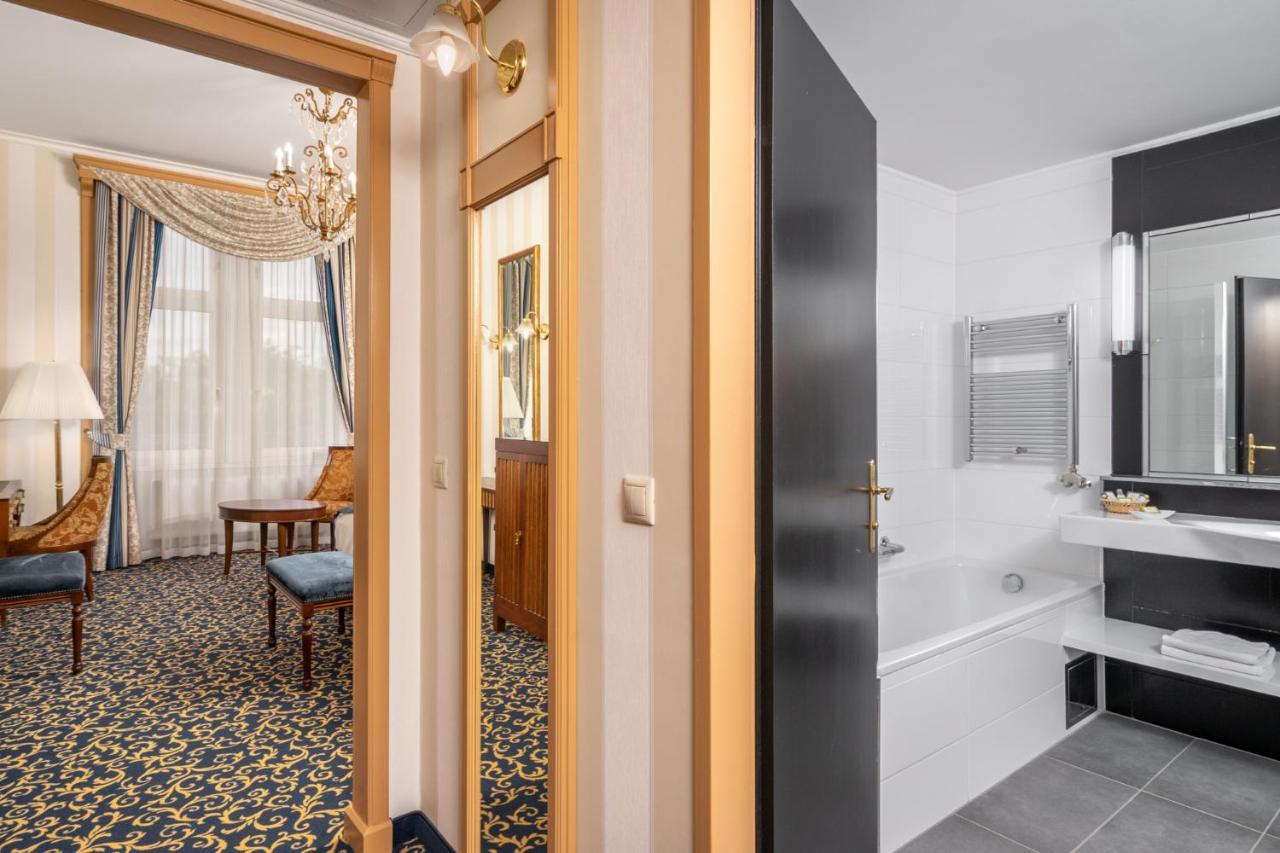 Deluxe Plus Twin Room with Wellness and Fitness Access,1596009208:JPEG