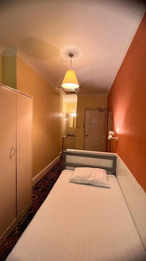Chambre Simple avec Salle de Bains Commune