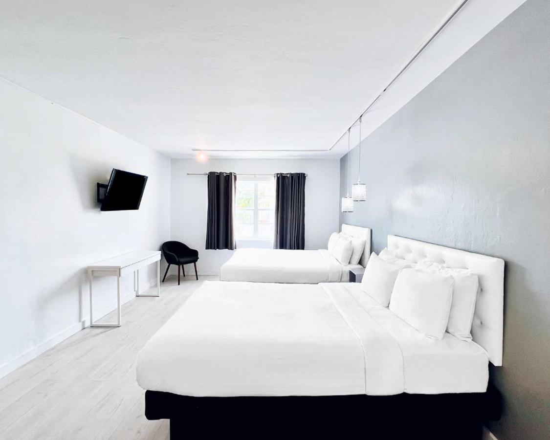 Deluxe Two Queen Room