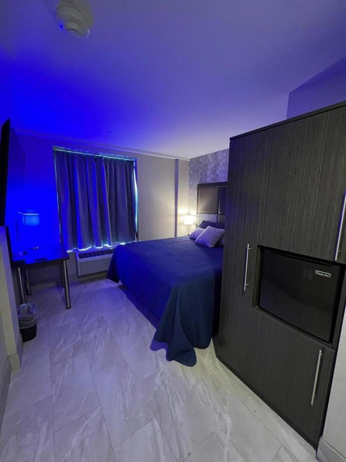 Deluxe Queen Room Smoking