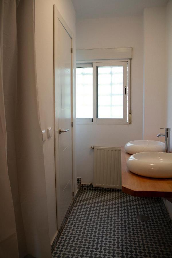 Single Room Private Bathroom