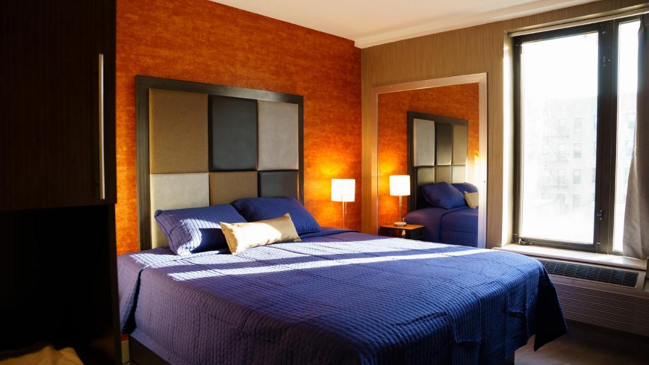 Deluxe Queen Room Smoking