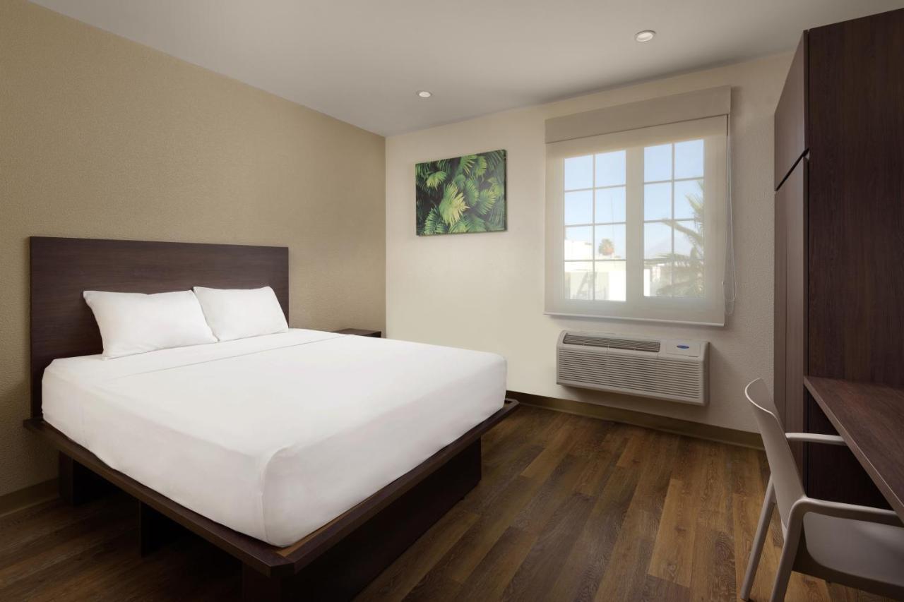 Standard Double Suite