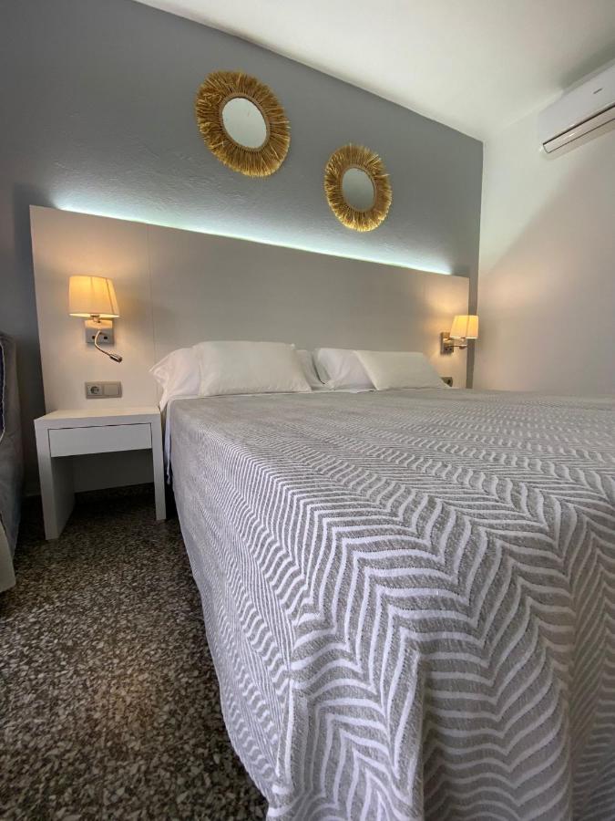 Twin Room Private Bathroom