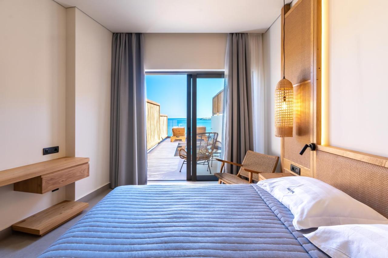 Junior Suite Sea Front with Private Pool