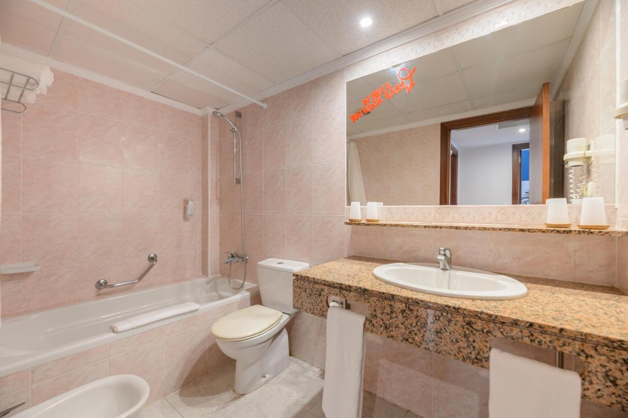 Two-Bedroom Apartment Sea View