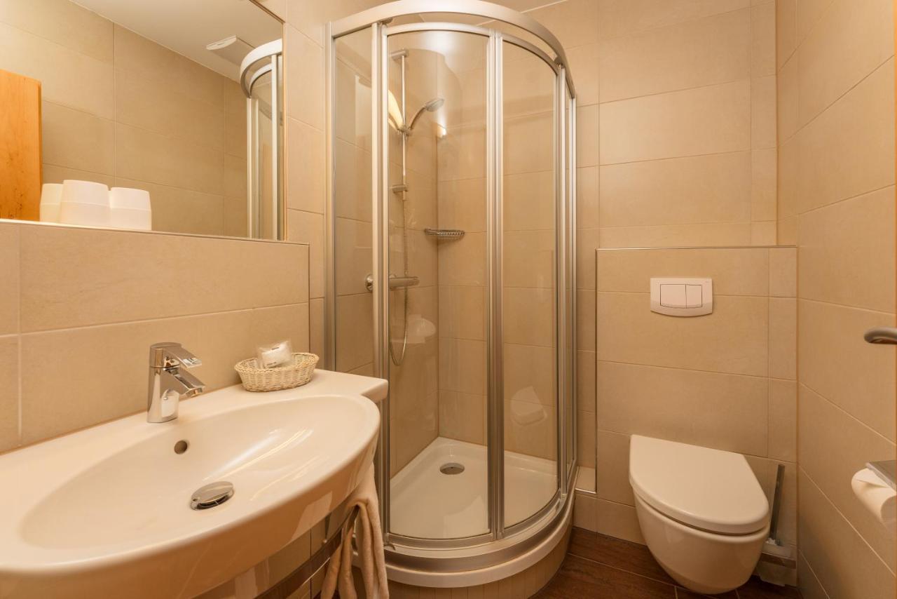 Doppelzimmer mit Balkon