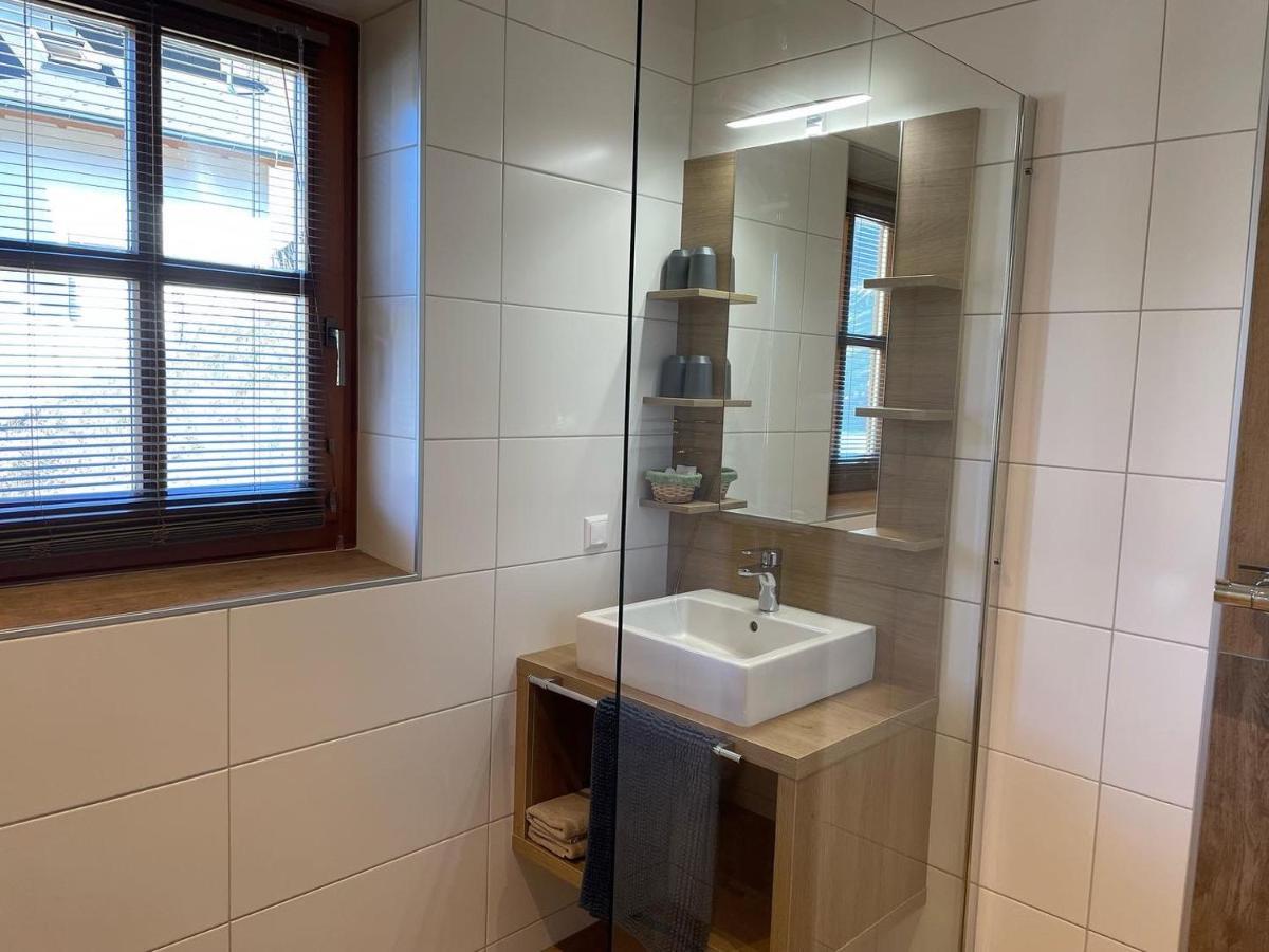 Apartment mit Balkon