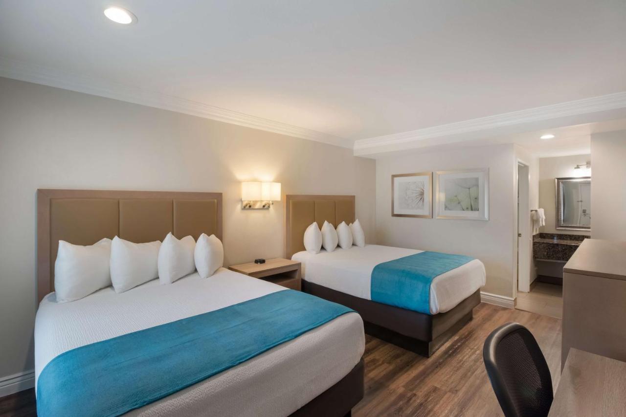 Queen Room Two Queen Beds Non-Smoking