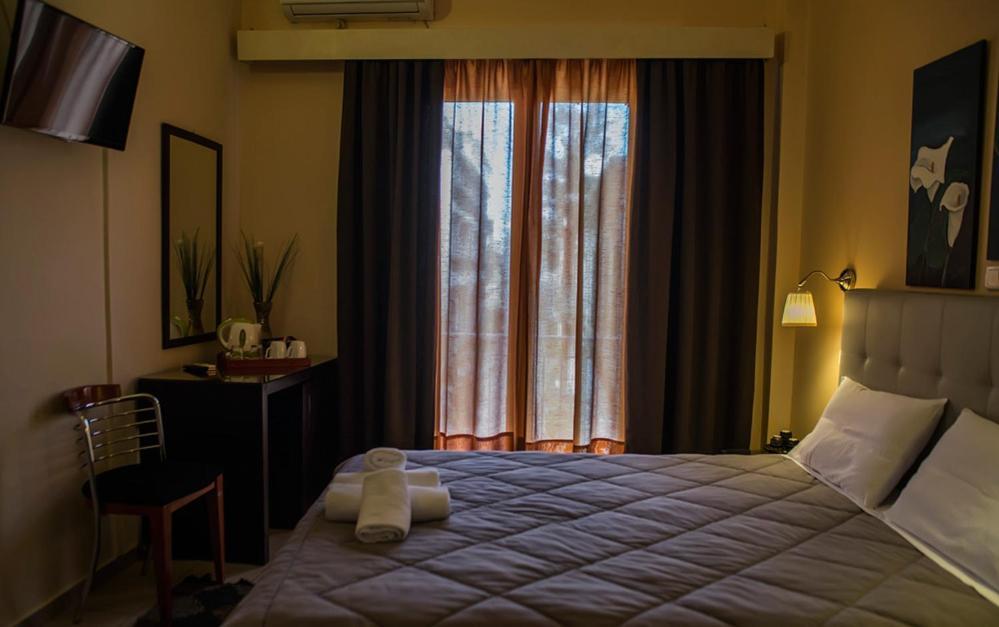 Standard Queen Room