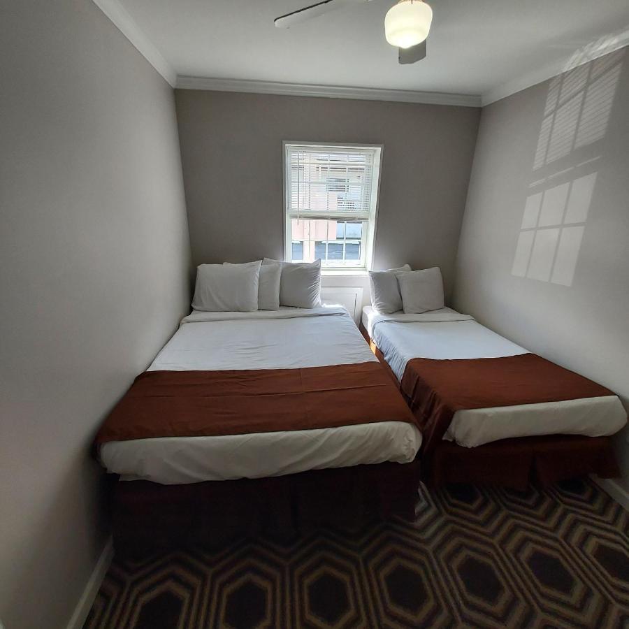 West Bldg- Three Bedroom Suite
