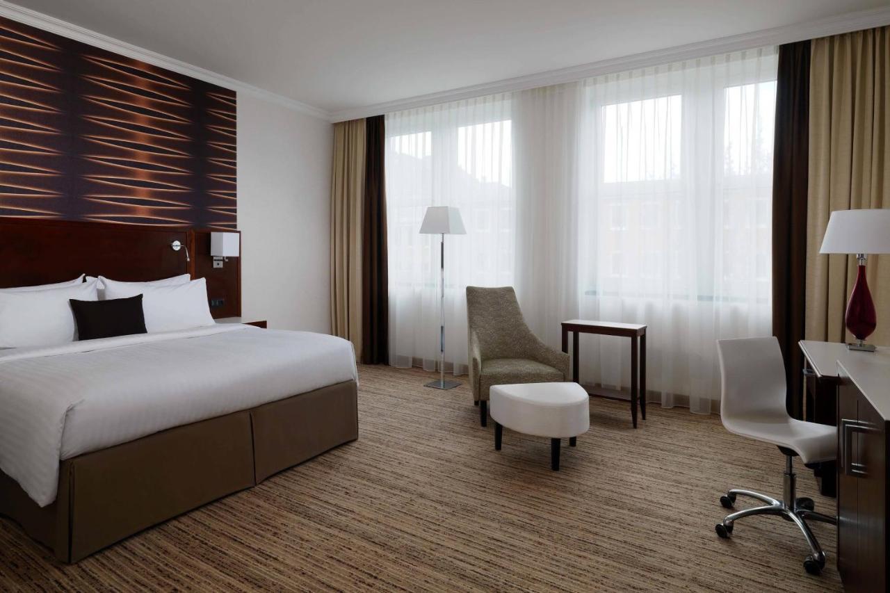 Grand Deluxe, Larger Room, King bed