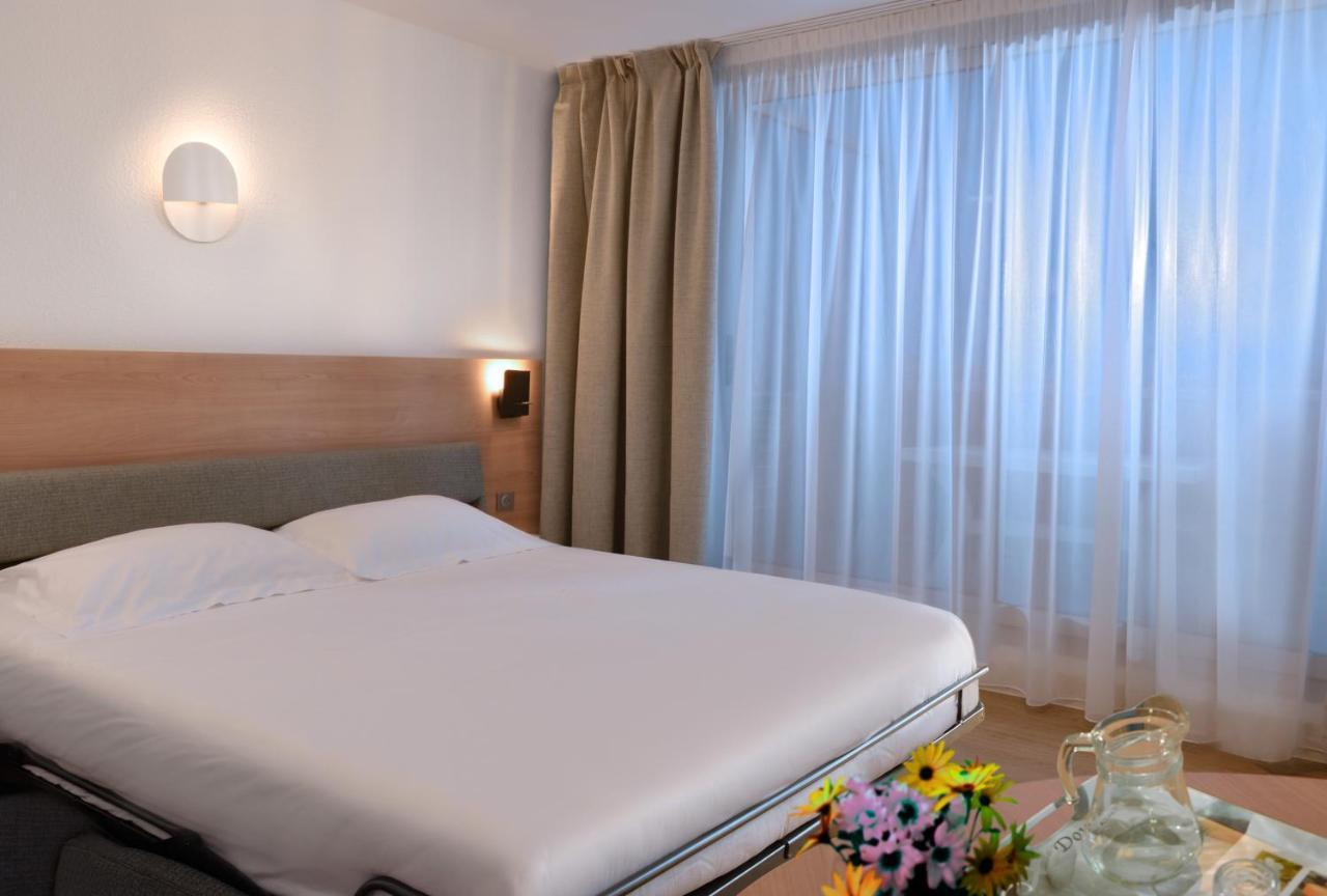 Studio Apartment with Sea View,1379045015:JPEG