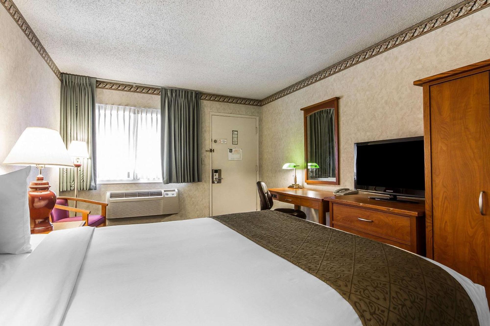 Queen Room