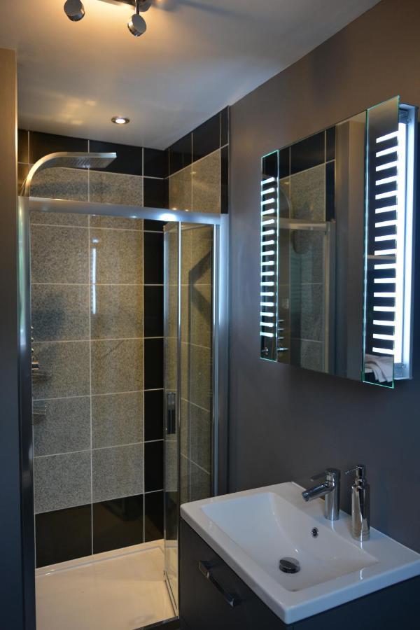 Twin Room with Shower,1479950918:JPEG