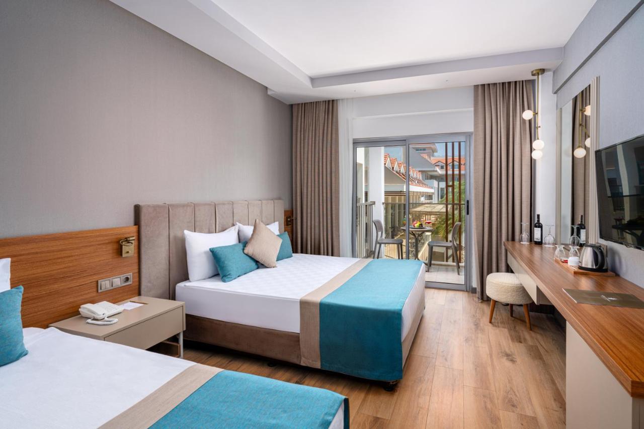 Chambre Double - Vue sur Piscine