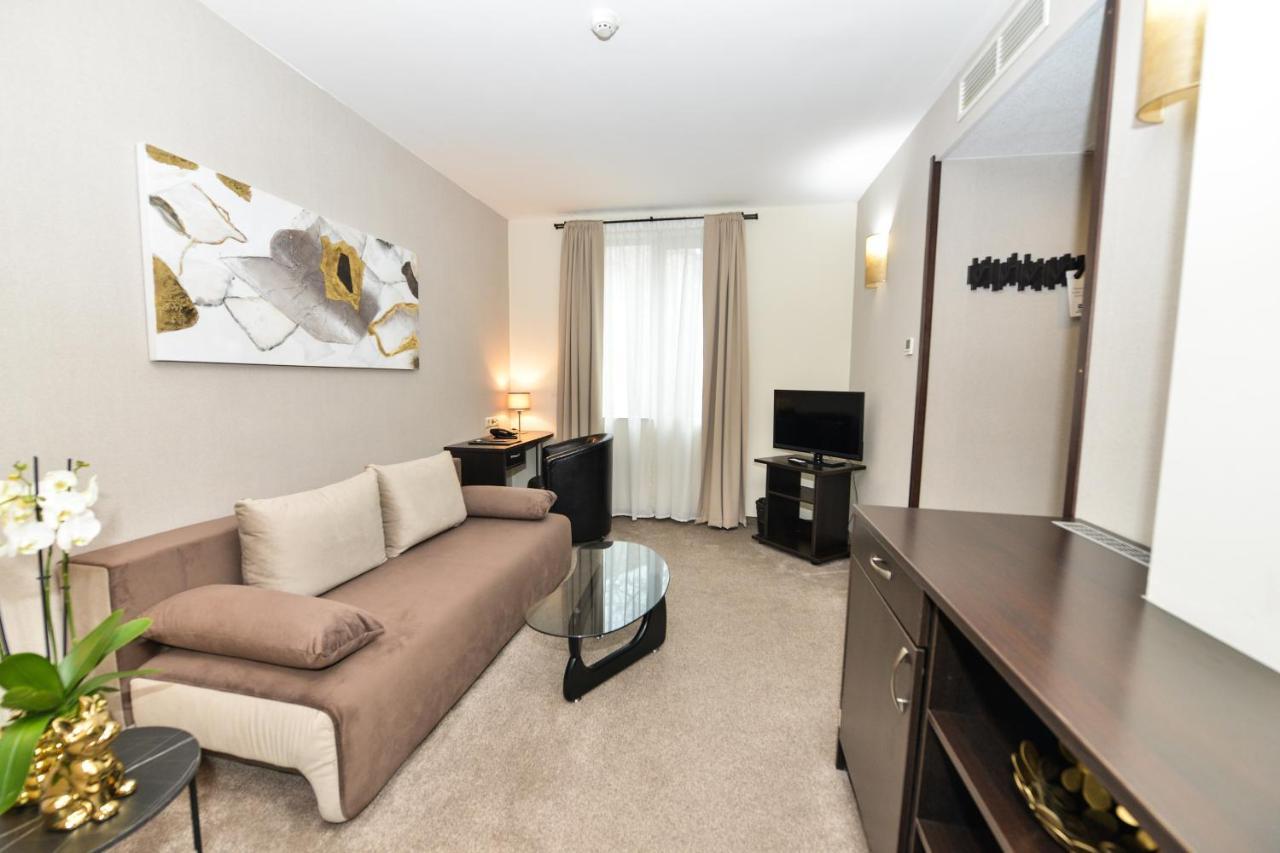 Suite avec Lit King-Size et Canapé-Lit - Non-Fumeurs