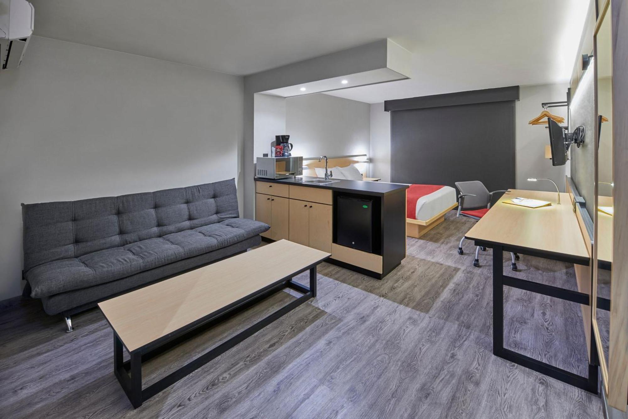 Superior Queen Room with Sofa Bed and Ocean View